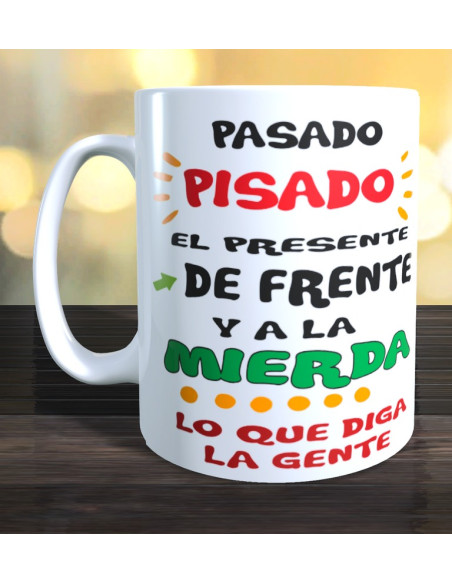 Taza pasado pisado presente de frente