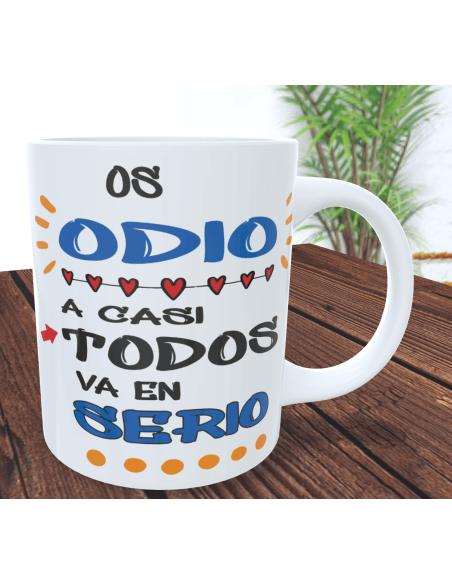 Taza pitufo gruñon - os odio a casi todos